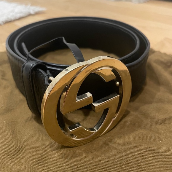Gucci Signature Black Leather Belt with Gold GG Buckle - Picture 9 of 9